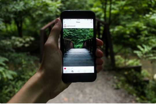 download Instagram Stories of your friends on Android