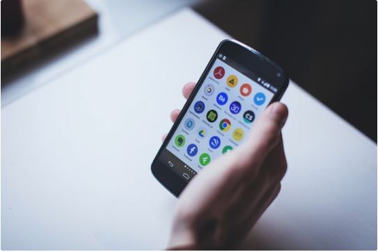 Stop background applications running on Android