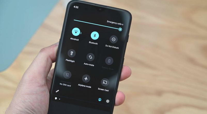Turn on night mode on Android
