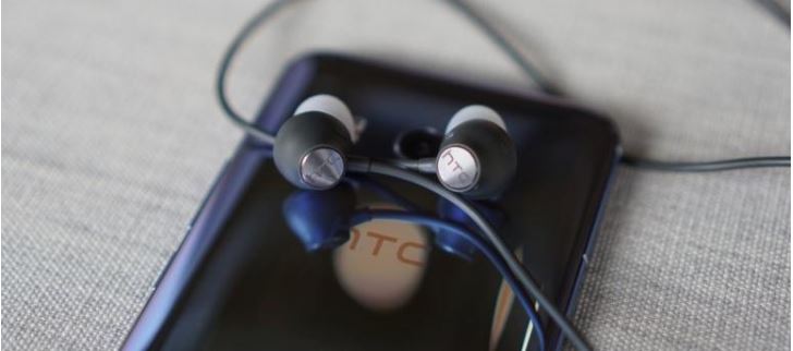 Make sure the headphones are not defective